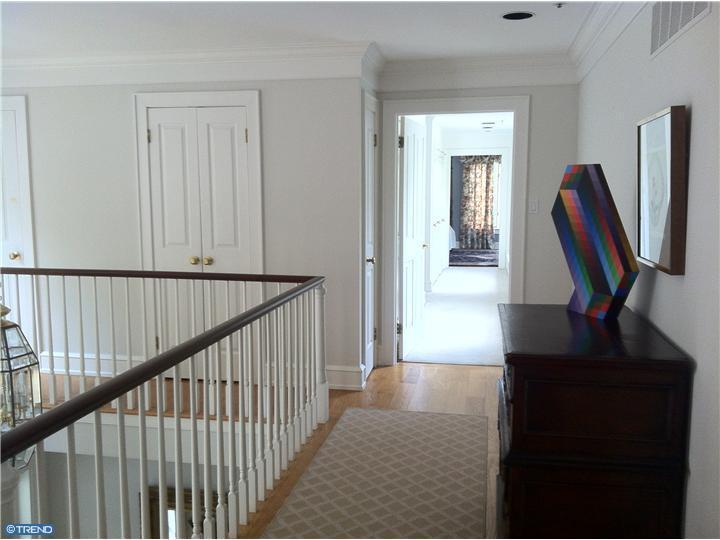 1 Biddlewoods Rd, Wyndmoor, PA 19038